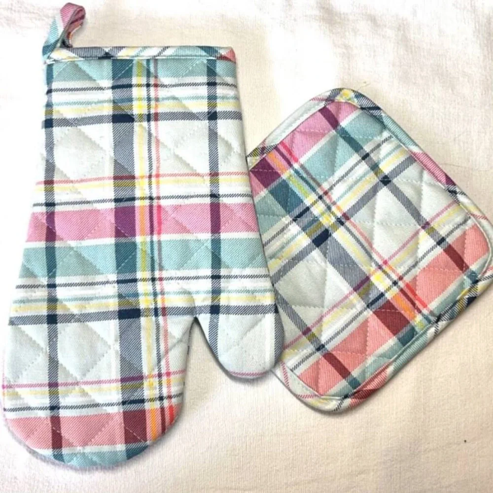 Vera Bradley Pot Holder Set & Oven Mitt “Pastel Plaid”